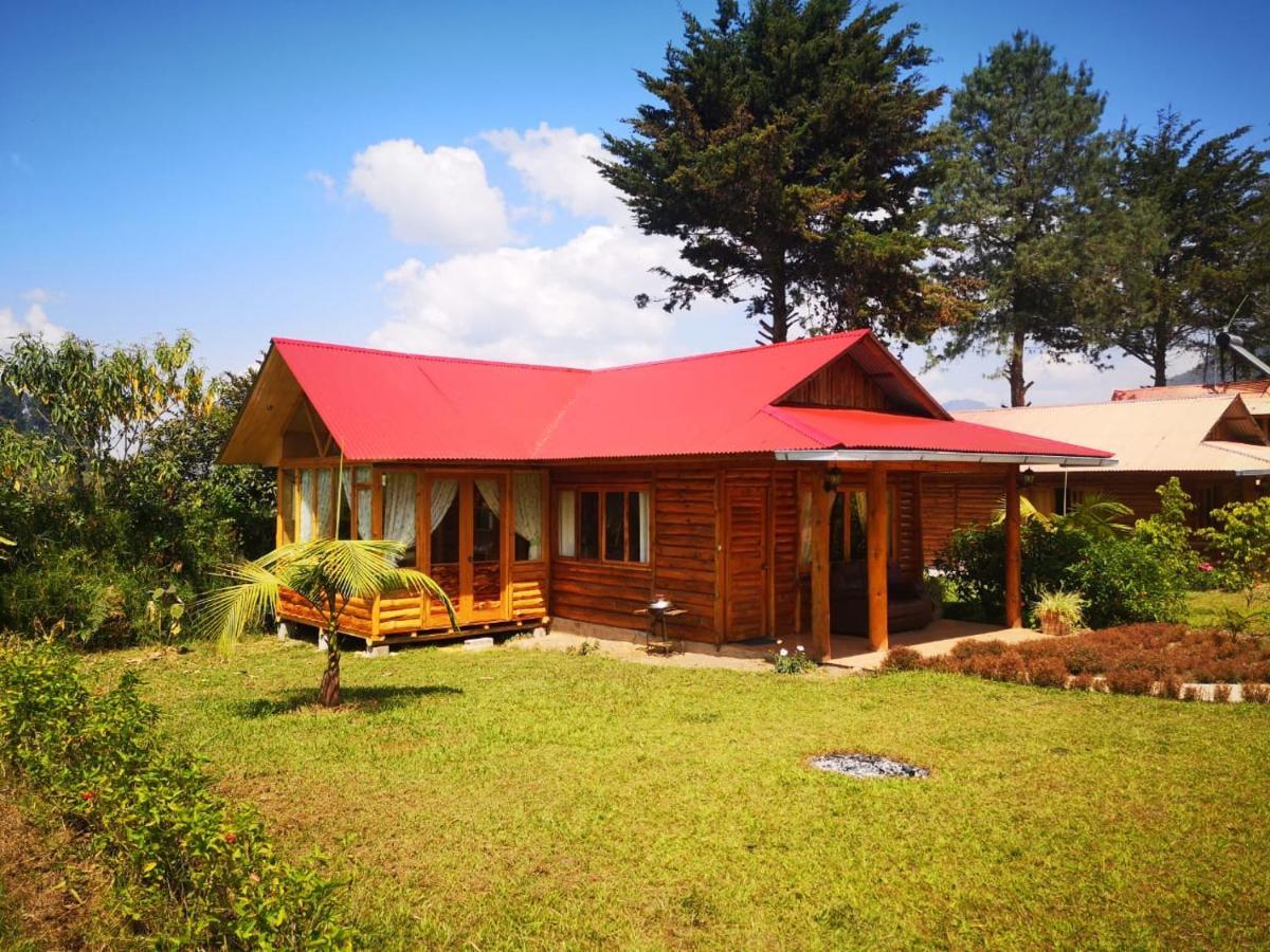 Hassinger Ranch Cabanas Оксапампа Екстериор снимка