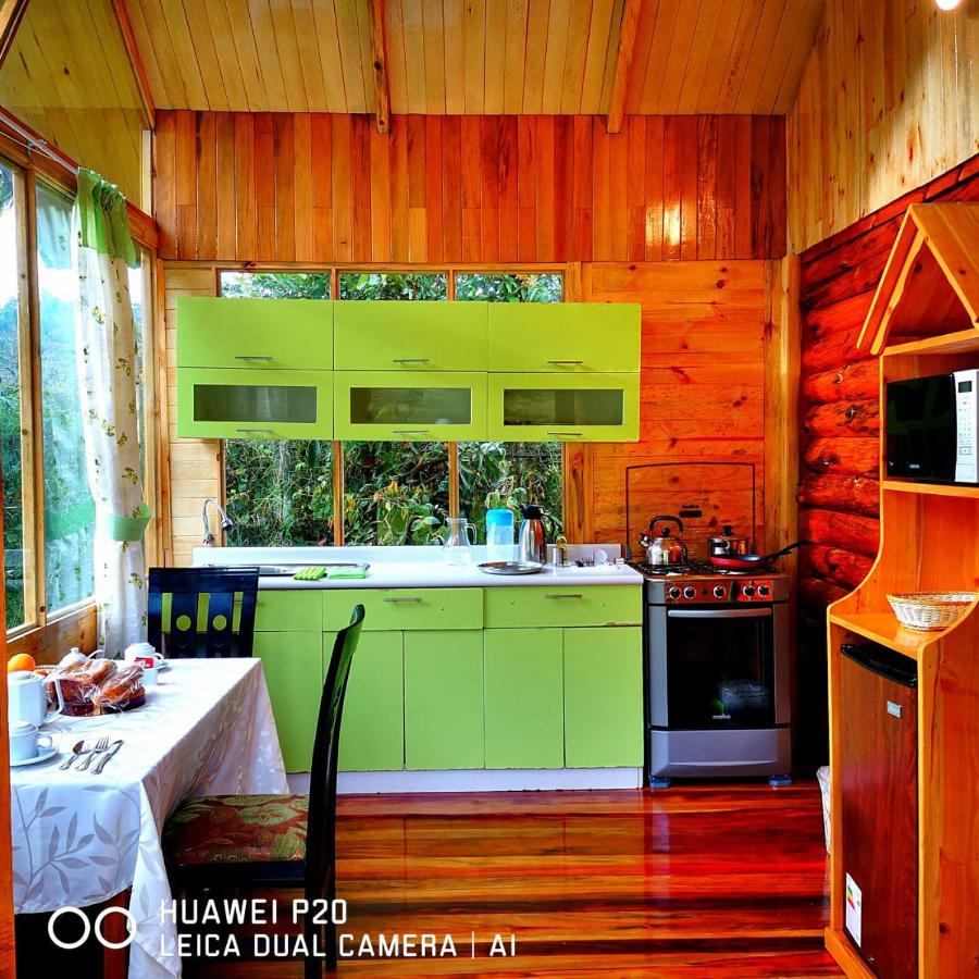 Hassinger Ranch Cabanas Оксапампа Екстериор снимка