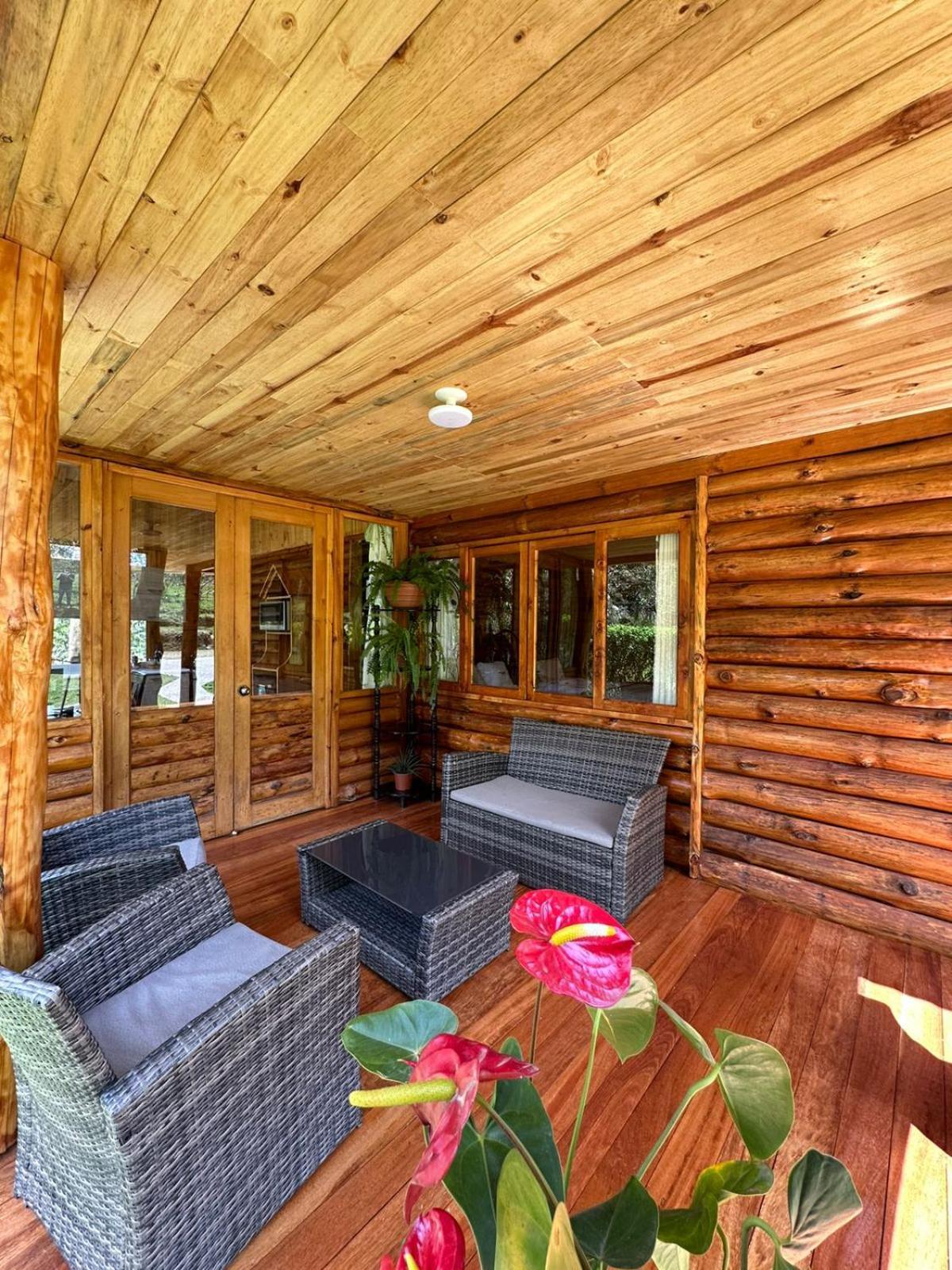 Hassinger Ranch Cabanas Оксапампа Екстериор снимка
