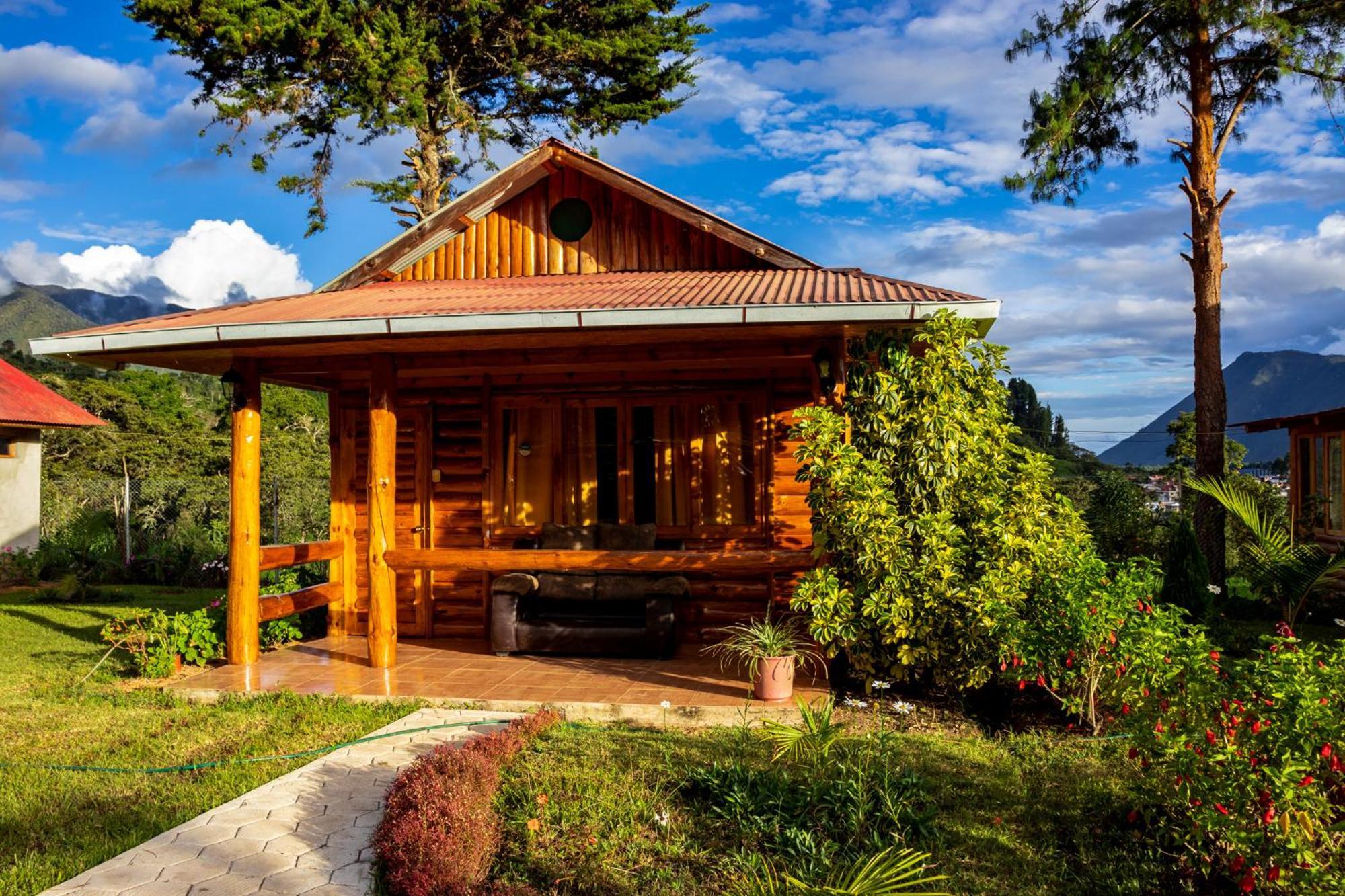 Hassinger Ranch Cabanas Оксапампа Екстериор снимка