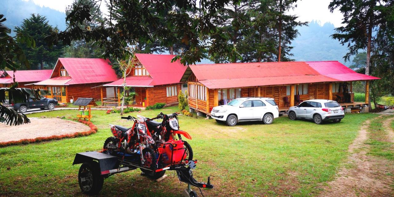Hassinger Ranch Cabanas Оксапампа Екстериор снимка
