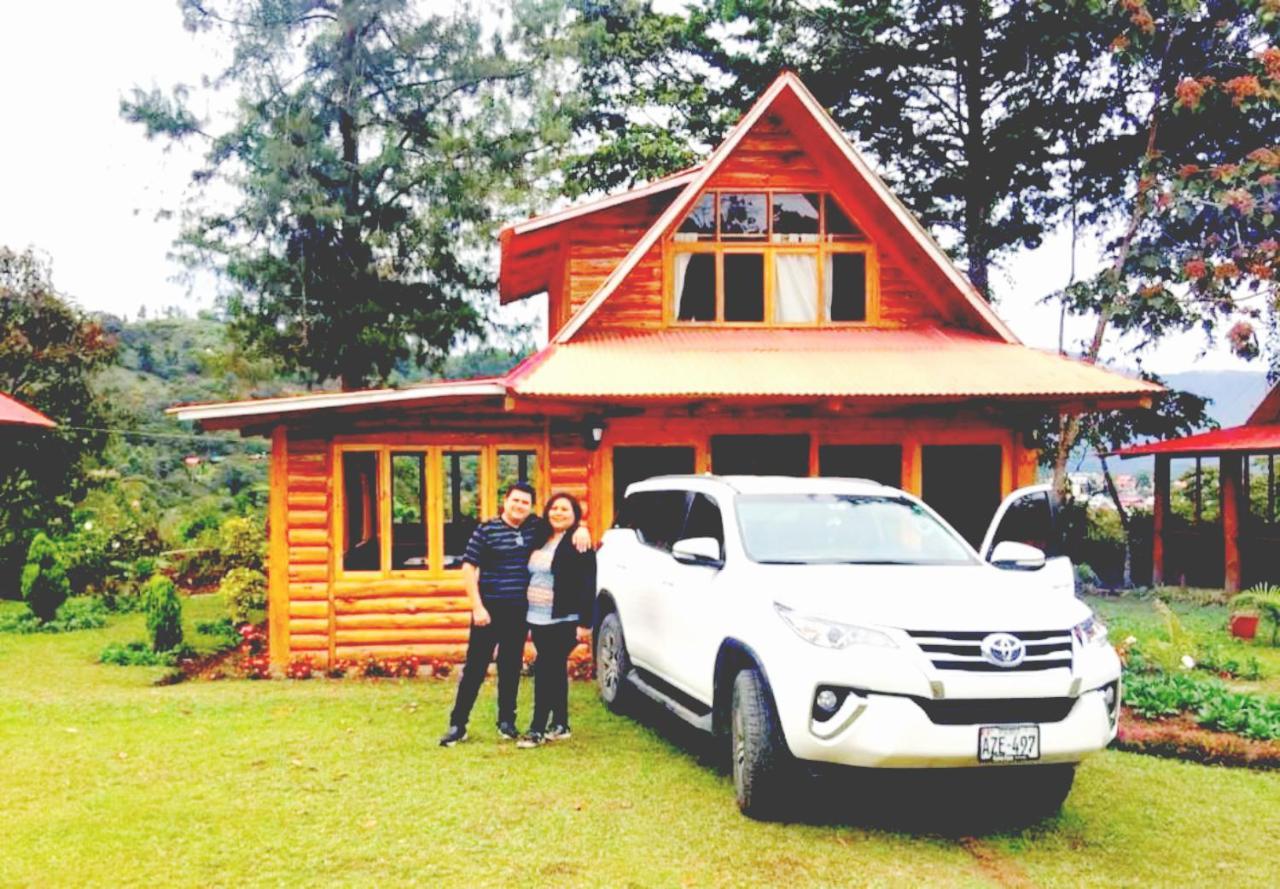 Hassinger Ranch Cabanas Оксапампа Екстериор снимка