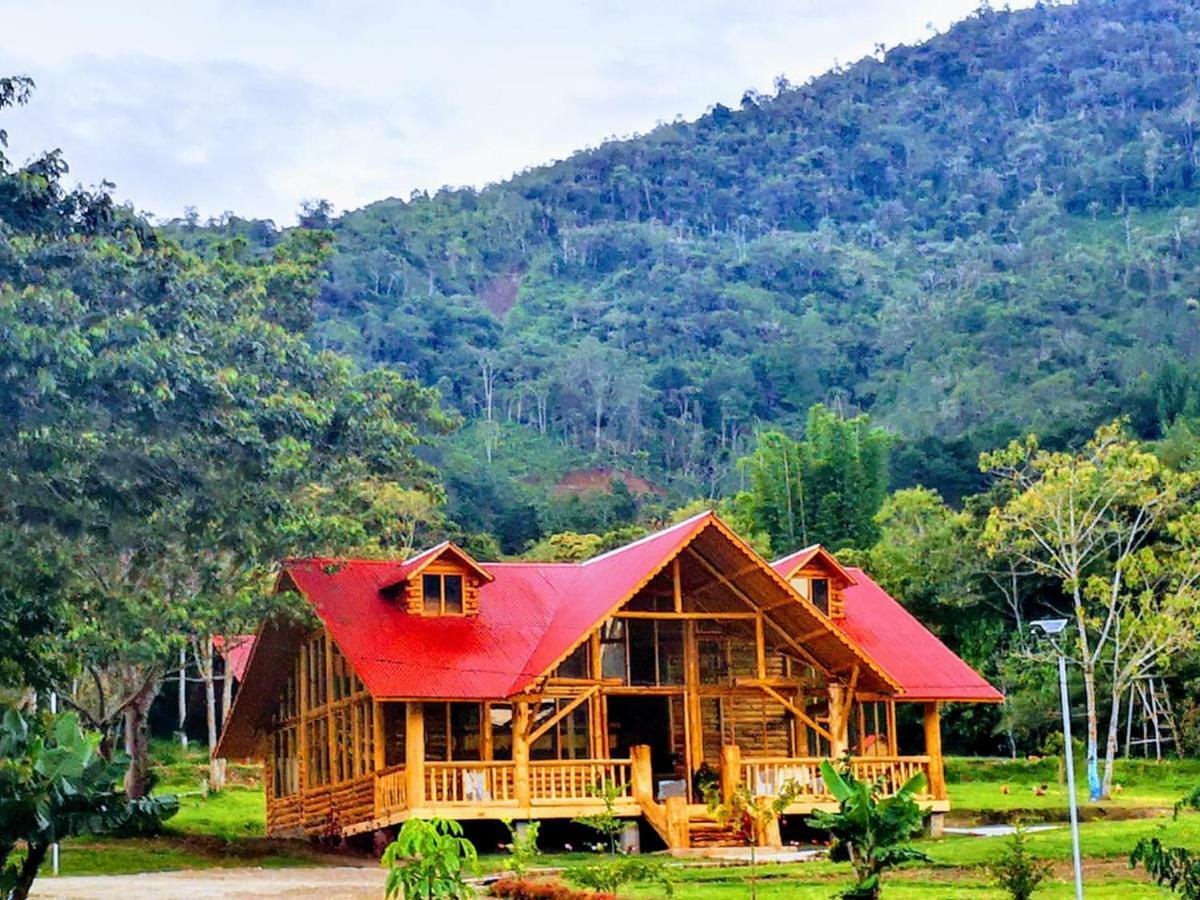 Hassinger Ranch Cabanas Оксапампа Екстериор снимка