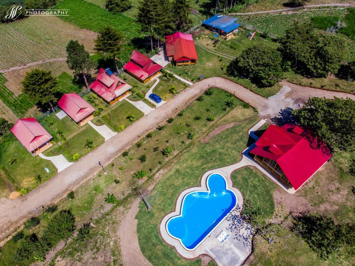 Hassinger Ranch Cabanas Оксапампа Екстериор снимка